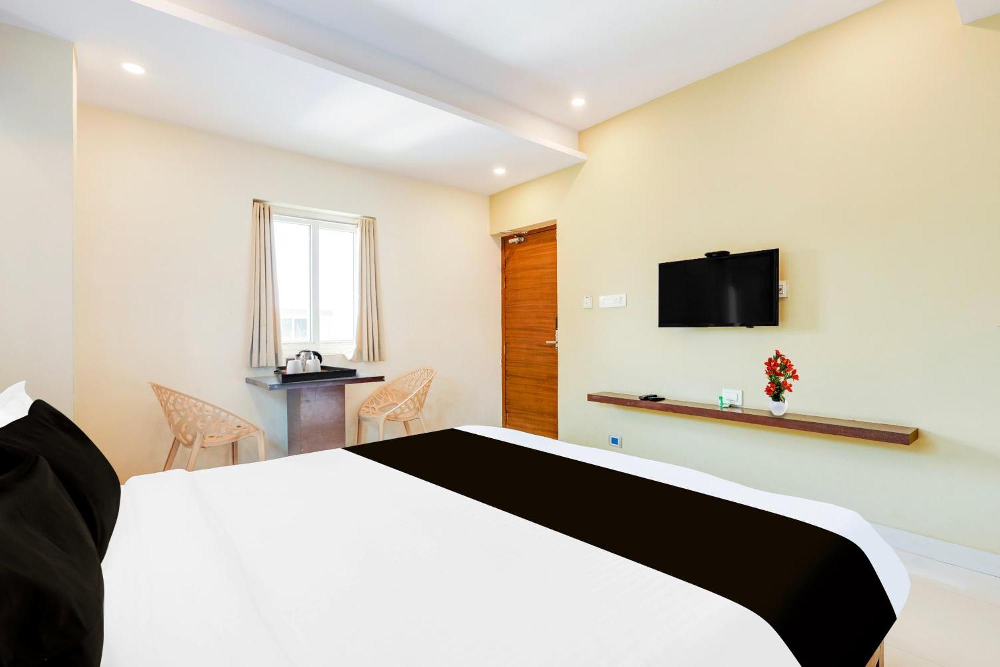 Hotel Super Townhouse Dwarka Nagar Near Ramatalkies Visakhapatnam Exterior foto
