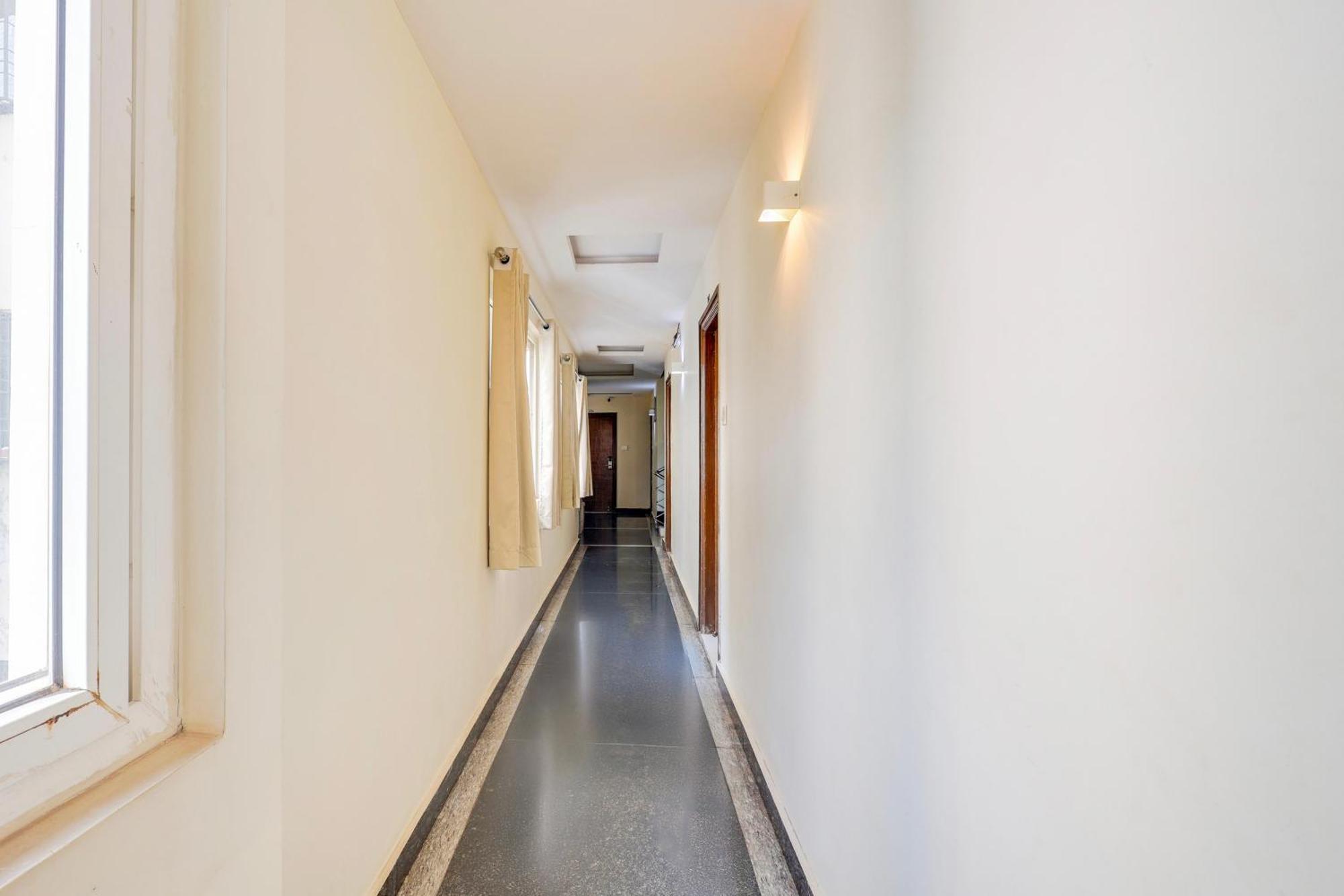 Hotel Super Townhouse Dwarka Nagar Near Ramatalkies Visakhapatnam Exterior foto