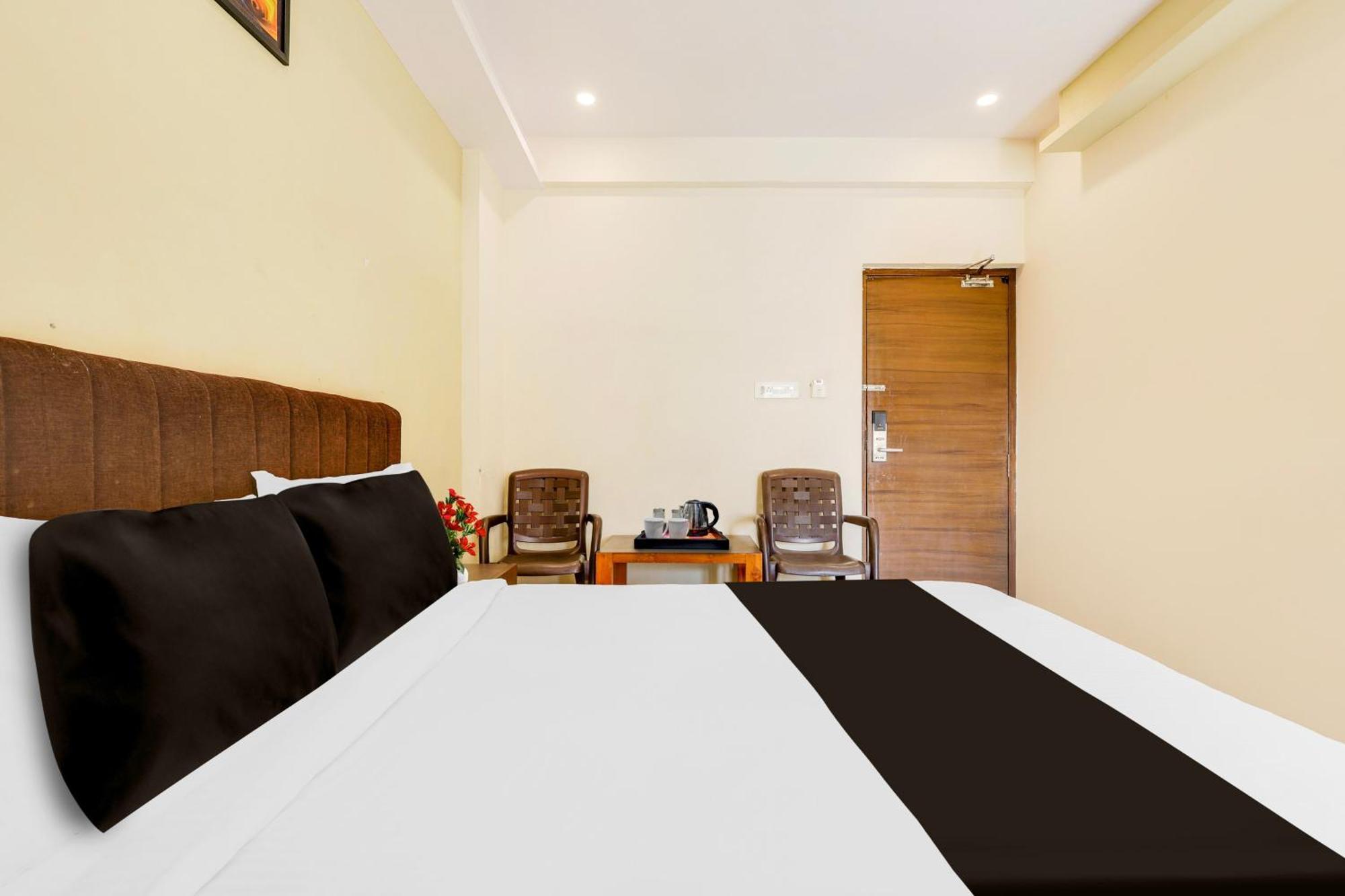 Hotel Super Townhouse Dwarka Nagar Near Ramatalkies Visakhapatnam Exterior foto