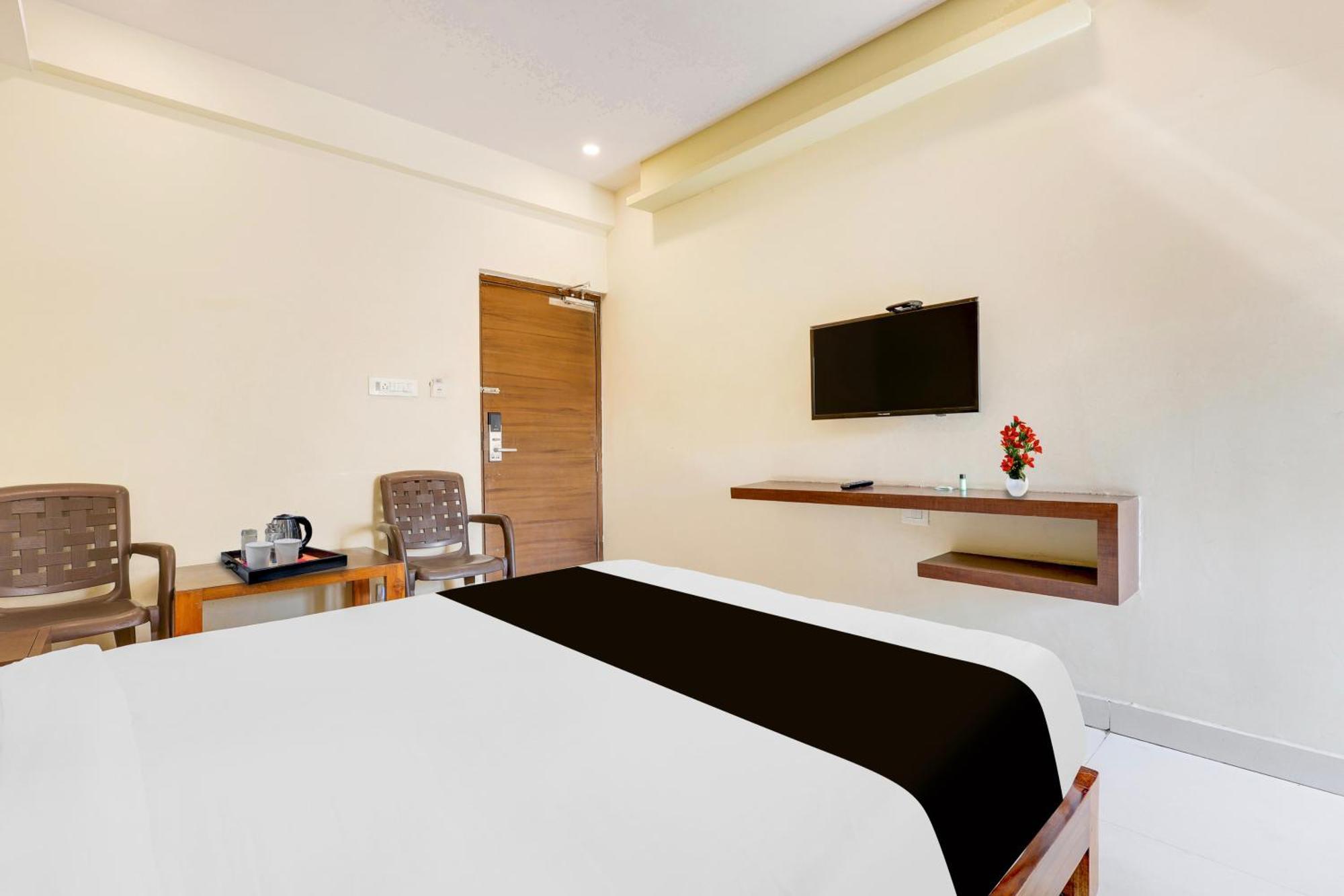 Hotel Super Townhouse Dwarka Nagar Near Ramatalkies Visakhapatnam Exterior foto